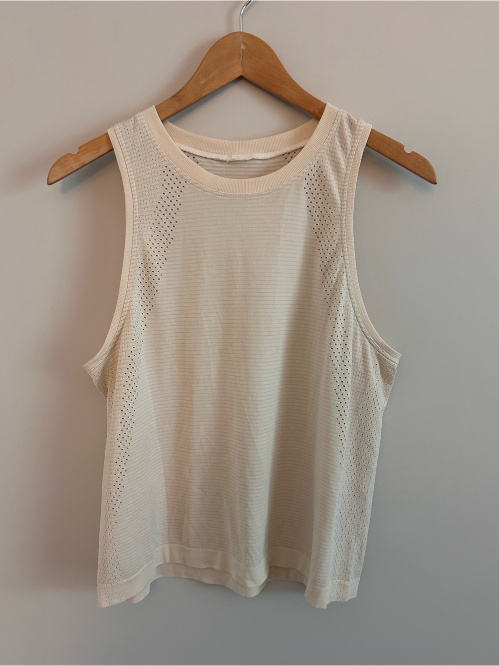 Lululemon Train to Be Tank Top, Ivory, Size 8